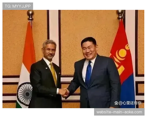 蒙古国选手巴特-额尔登赛场庆生,对手与裁判共同送上祝福